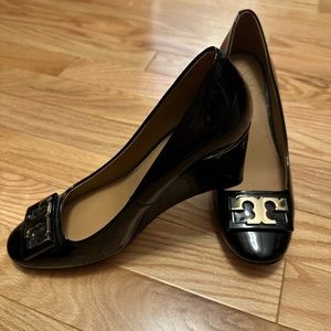 Black Patent New Tory Burch wedges!
